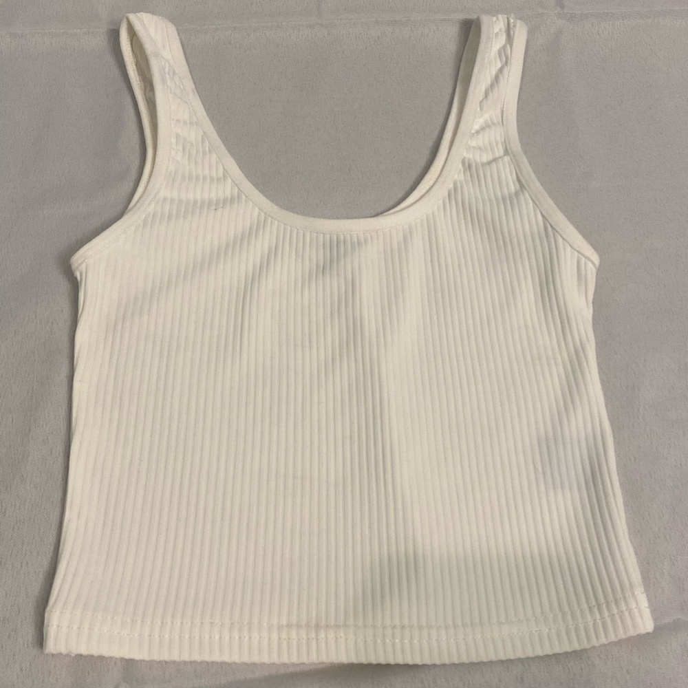 Basic white tank top - Picture 2 of 4